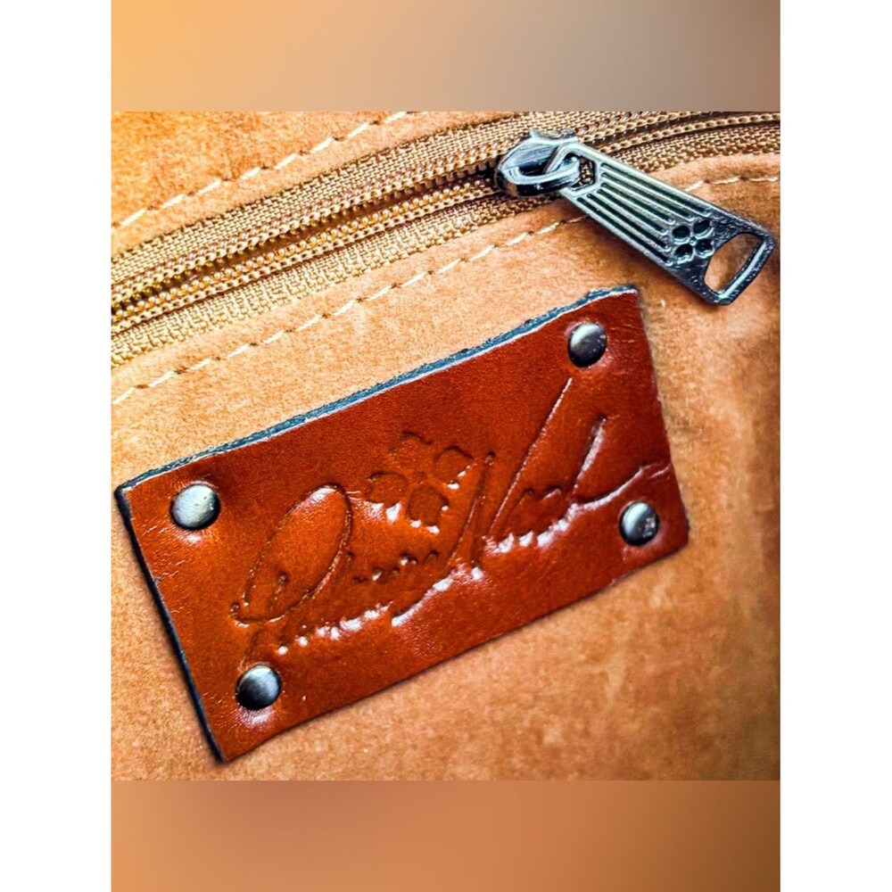 Patricia Nash woven leather wristlet. - Picture 12 of 16